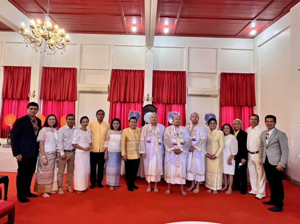 เข้าสู่กาสาวพัสตร์