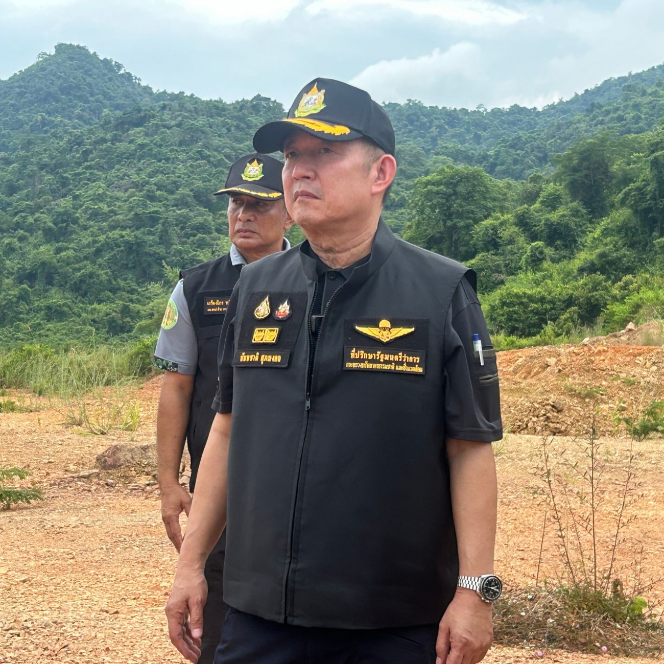 ฉก.ทส. ลุยสอบ นายทุนรุกป่าแก่งกระจานกว่า 900 ไร่ สั่งพิสูจน์ น.ส. 3 ก. ย้อนหลัง “สุชาติ” ย้ำป่าของคนไทย ต้องเอาป่าคืน ฉก.ทส. ลุยสอบ นายทุนรุกป่าแก่งกระจานกว่า 900 ไร่ สั่งพิสูจน์ น.ส. 3 ก. ย้อนหลัง “สุชาติ” ย้ำป่าของคนไทย ต้องเอาป่าคืน